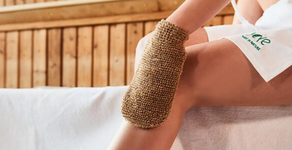 Peeling po saunie – kiedy i jak go stosować, aby wzmocnić efekt pielęgnacji