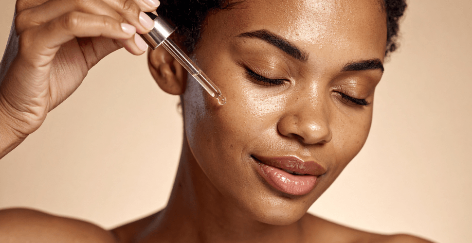 Retinol – jak zacząć stosować bez podrażnień?