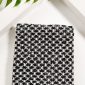 Unikalne_Kosmetyki_yeye_recznik_do_peelingu_cialo_black_and_white_2